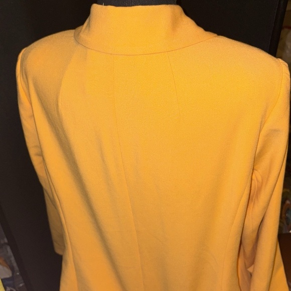 Eloquii Bright Yellow Blazer - Picture 2 of 16